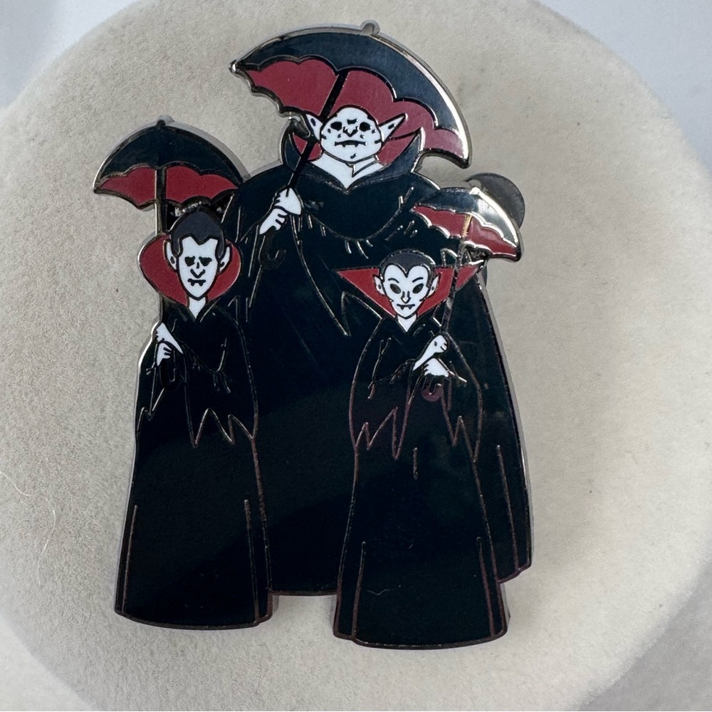 DISNEY VAMPIRES NIGHTMARE BEFORE CHRISTMAS LE 800 PIN 2007 NEW